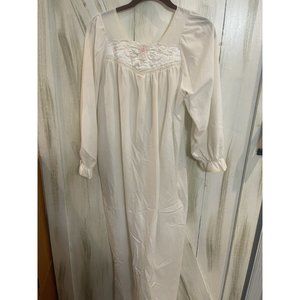 Vintage 60s Damea Nightgown White Size M Union Label